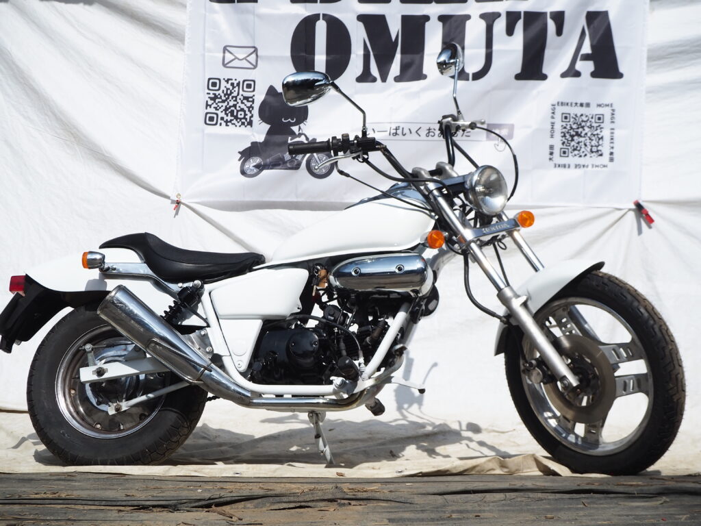 H85 HONDA マグナ50 ホワイト 整備全塗装済 - E-BIKE Omuta